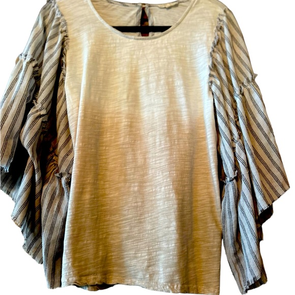 Women’s top - Picture 1 of 2